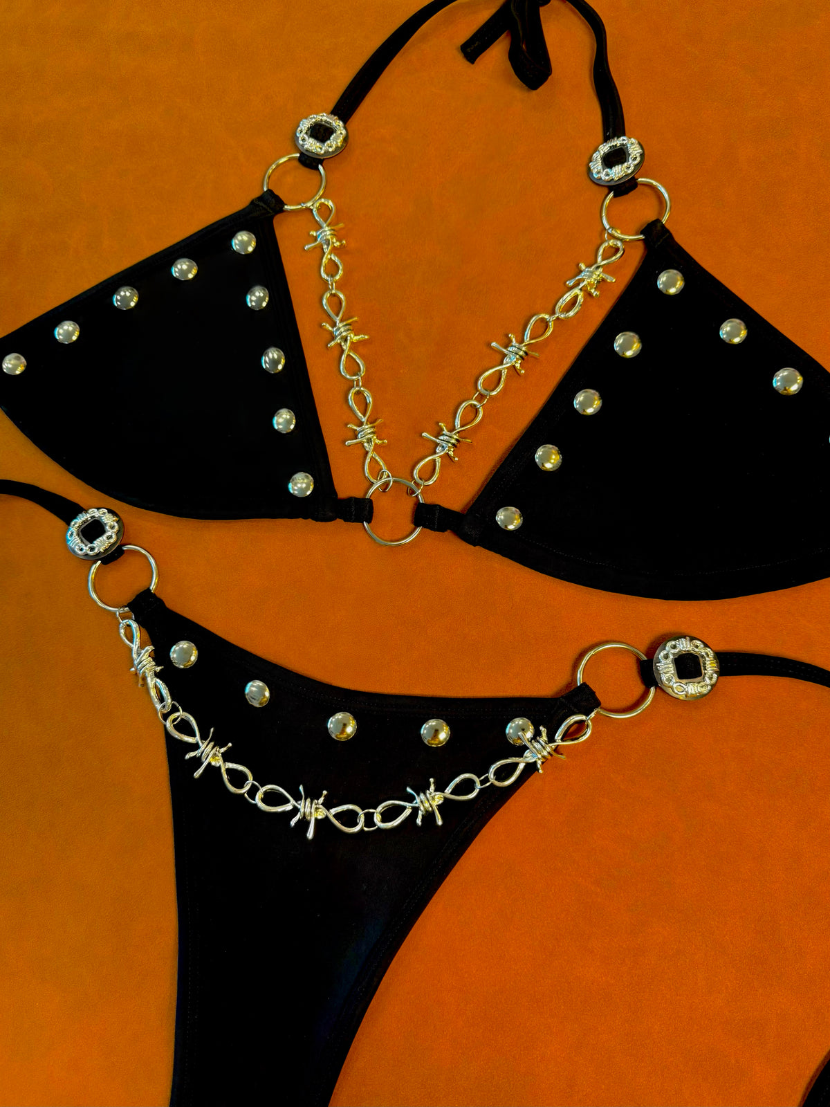 BLACK BARBED WIRE SET